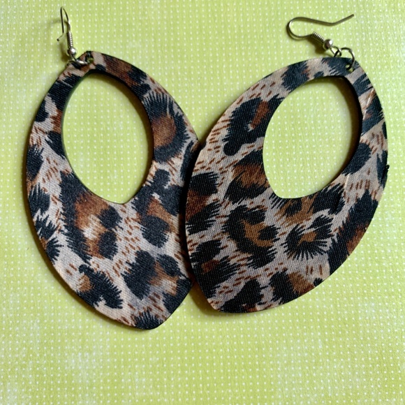 Fun Leopard Oval Cutout Hoop Dangle Earrings - Big Animal Print Earrings - Picture 5 of 5